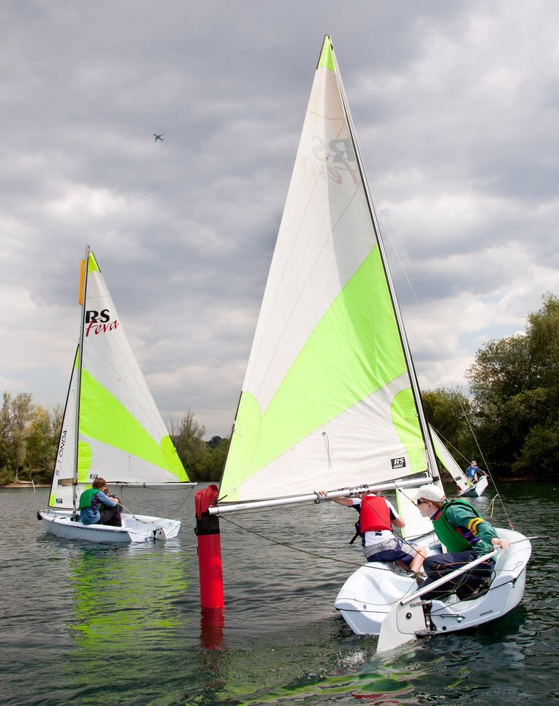 Claires court school round a mark - Thames Team Racing Challenge 2011 © SW